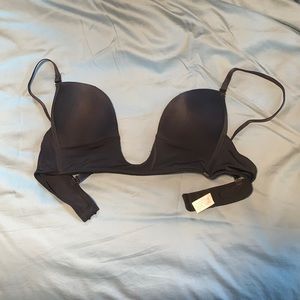 Plunge bra
